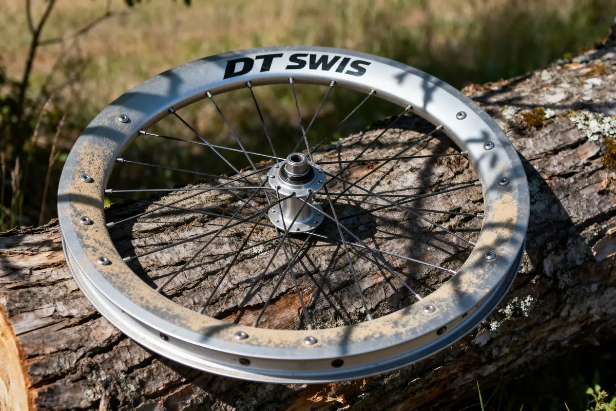 Dt Swiss : roues et composants vélo aluminium et carbone