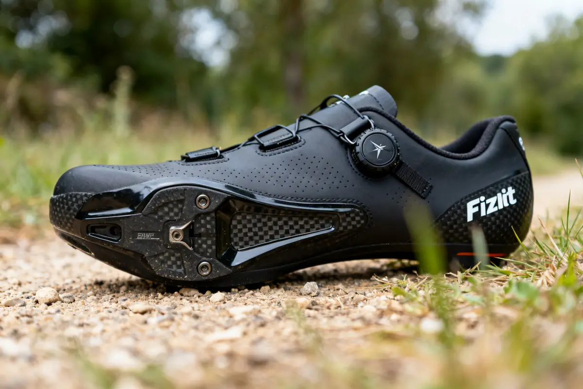 Fizik : chaussures et accessoires vélo haut de gamme