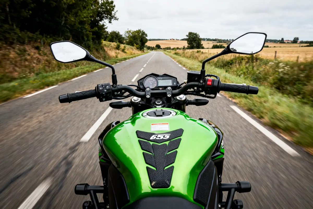 Kawasaki bike Z650 : roadster agile, design et performances 2026