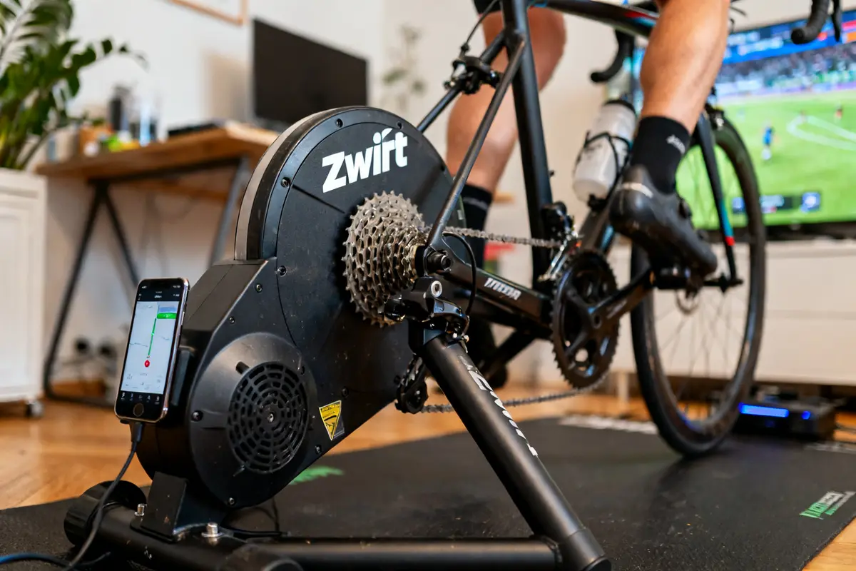 Zwift home trainer : Quel équipement choisir pour rouler chez vous ?
