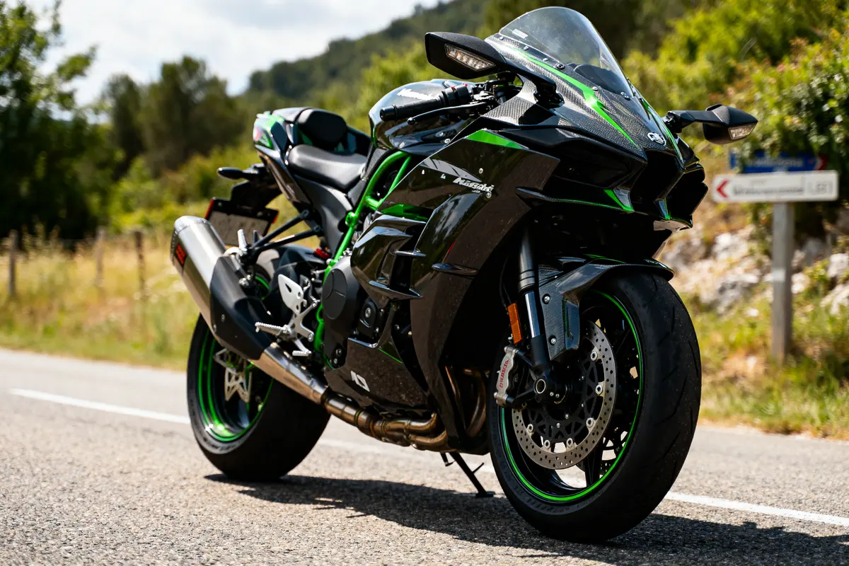 Kawasaki Ninja H2 bike : fiche, prix et performances 2026