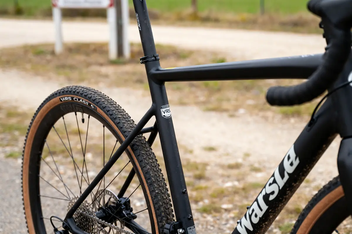 Salsa Warbird : vélo gravel rapide et polyvalent à découvrir !